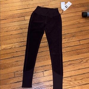 Alo leggings alosoft oxblood small